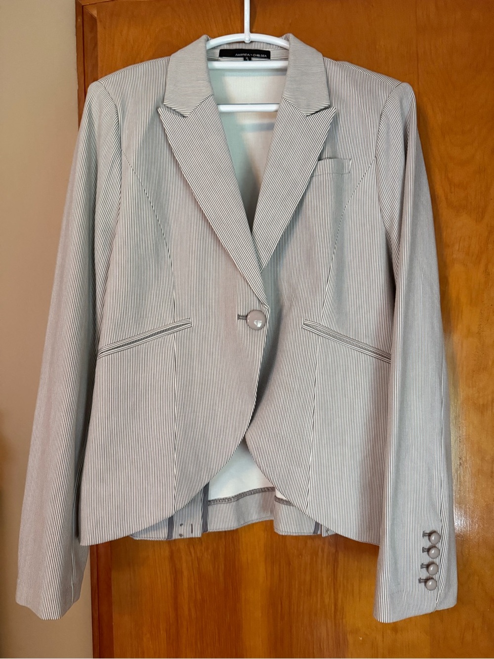 NWOT - Amanda & Chelsea blazer 
XL gray & white stripe
